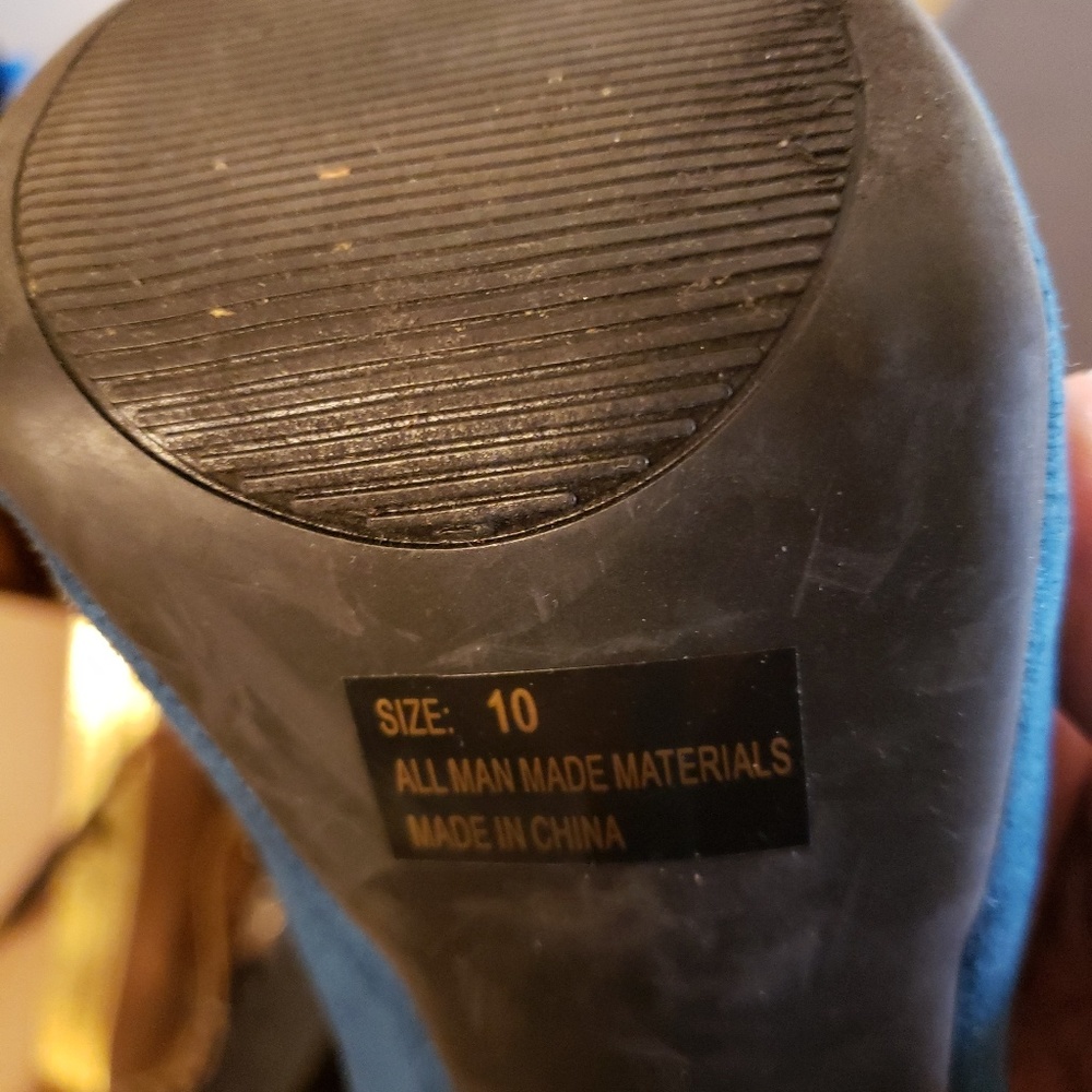 Shoes - Picture 4 of 4